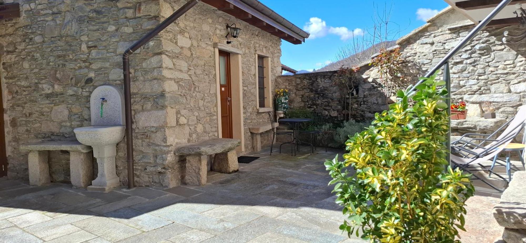 Casa Elisa Affittacamere Armeno Екстер'єр фото